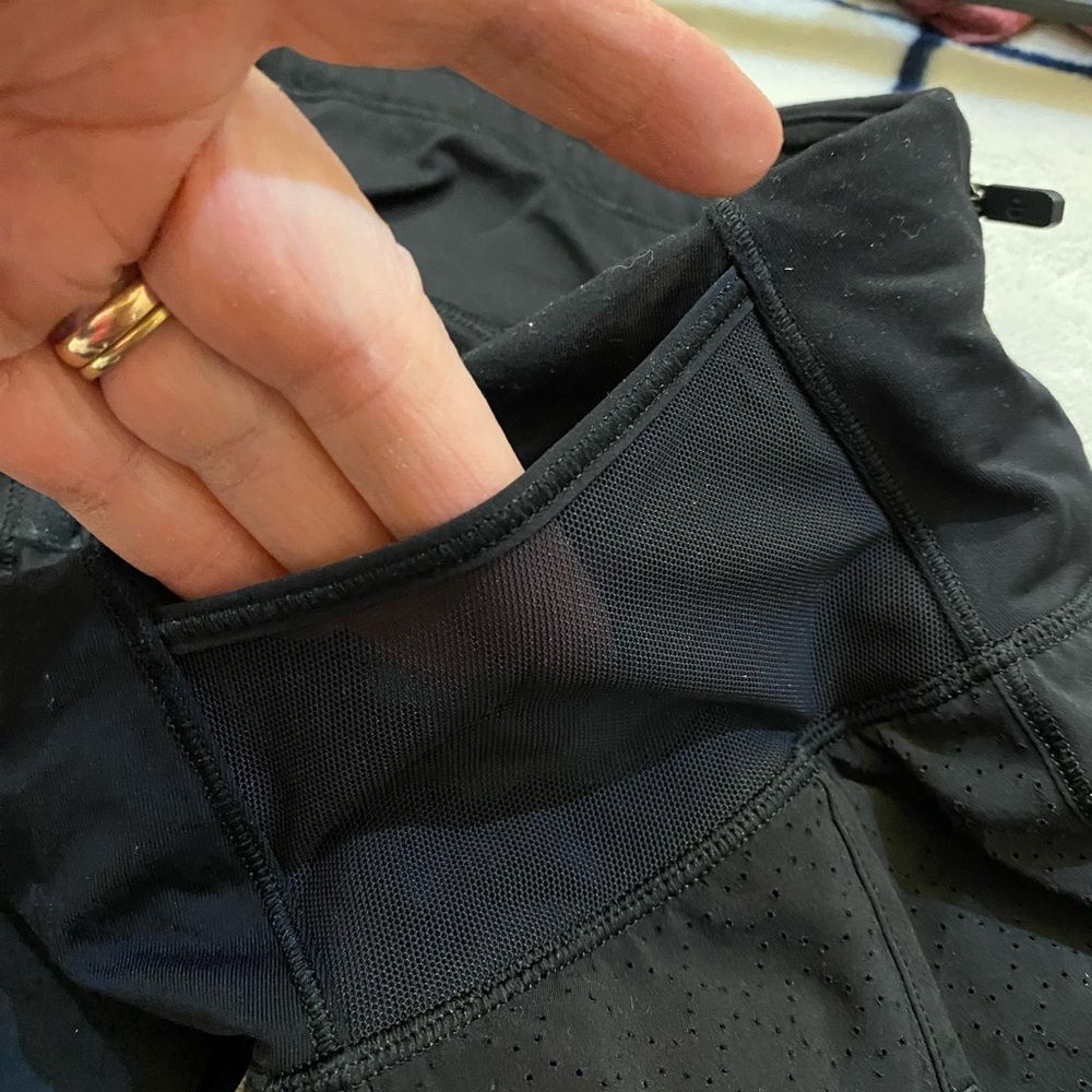 lululemon Real Quick Short Black Women Size 6 - Picture 10 of 10